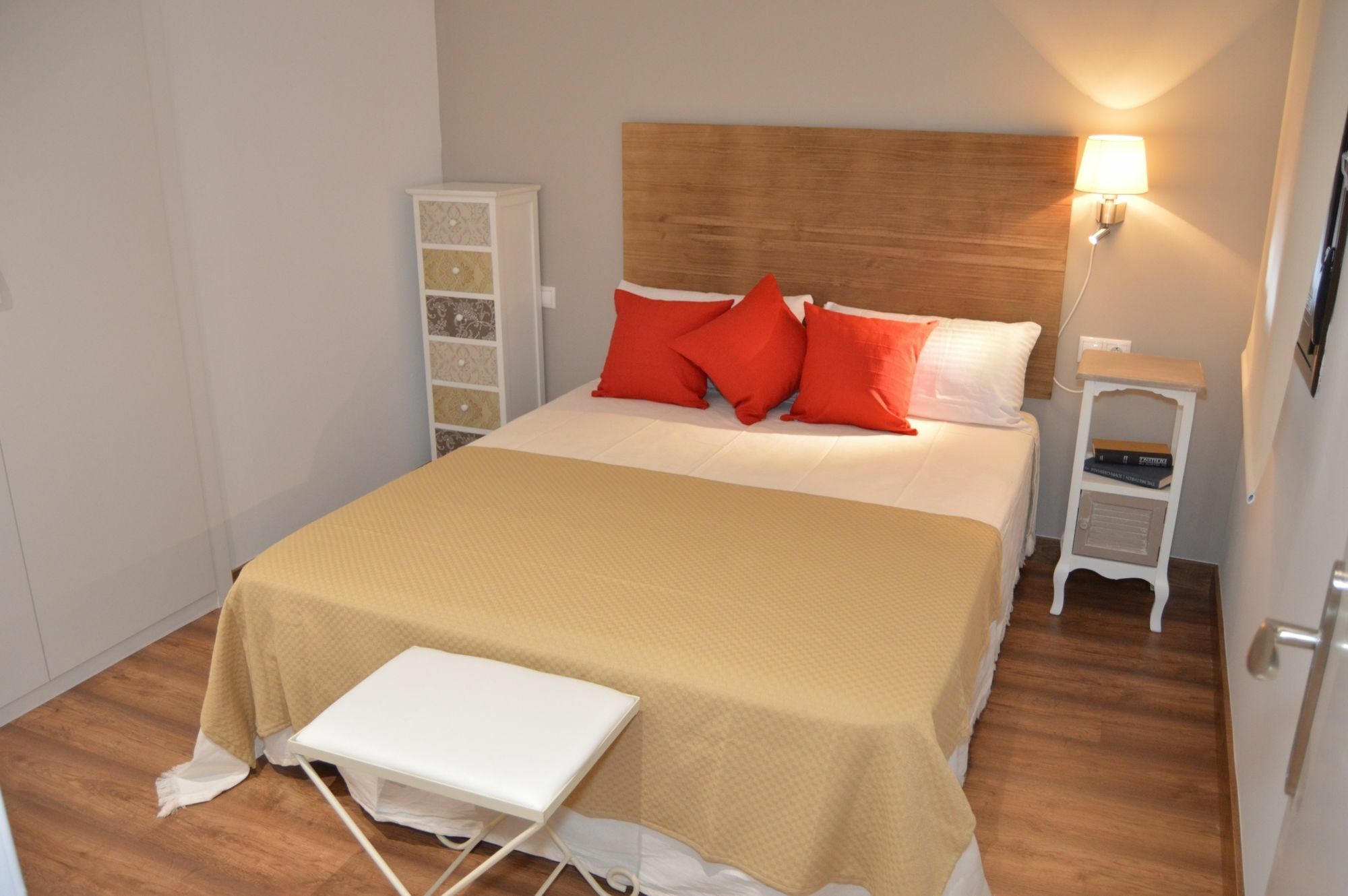 Tarragona Suites Mediona Exterior foto